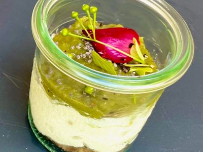 Verrines sablés noisette/tilleul, fromage frais, crème de cosses de petits pois
