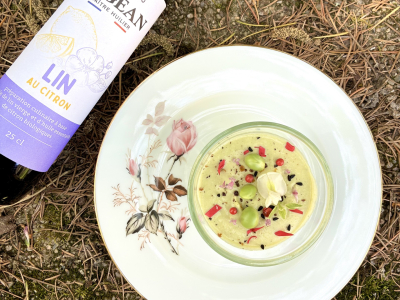 Verrine de crème de cosses de petits pois et huile de lin au citron
